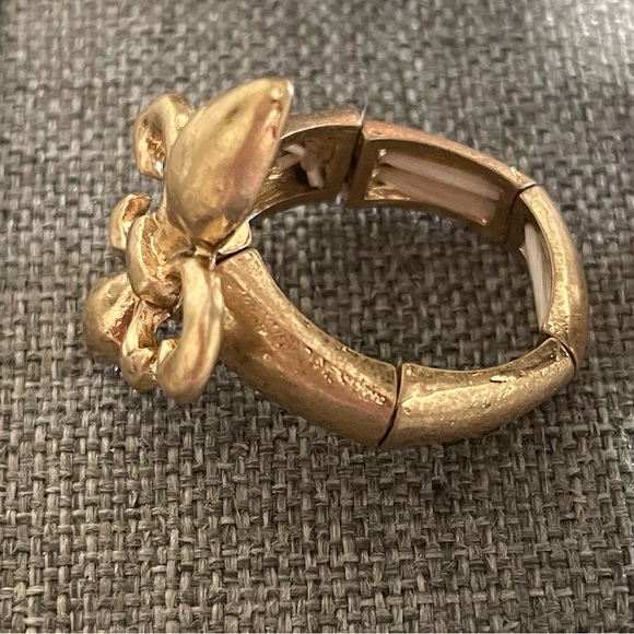 🎉⚜️NEW Gold Fleur De Lis Stretch Ring Game Days Saints Who Dat - Picture 3 of 4